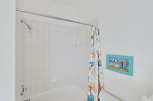 Waterfront Home With Screened Lanai, Pool & Kayaks Home