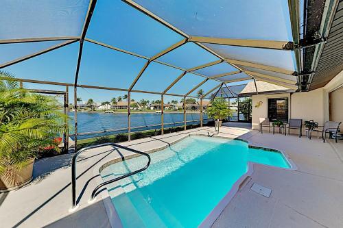 Large Lakefront Oasis With Private Pool & Dock Home