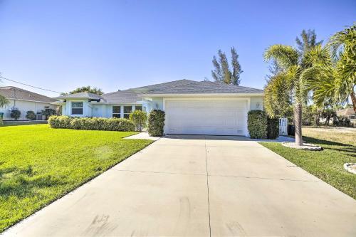 Villa Elegant Canalfront Escape - Near Golf Courses