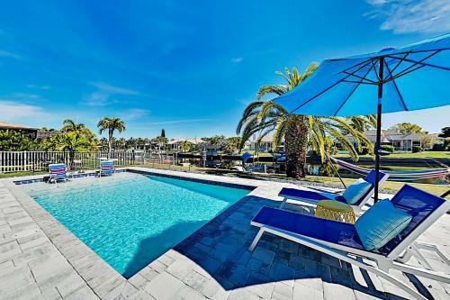 Coral Sunrise - Canal Home With Private Pool Home