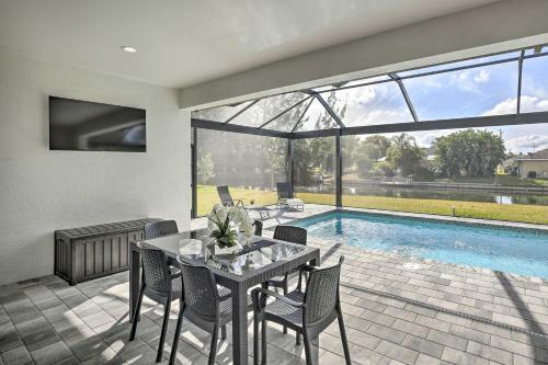 Relaxing Canalside Oasis With Lanai And Backyard!