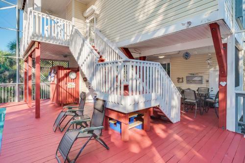 Manatee Haven - Upscale Beach View Home With Screened-in Pool, Spa And Elevator!