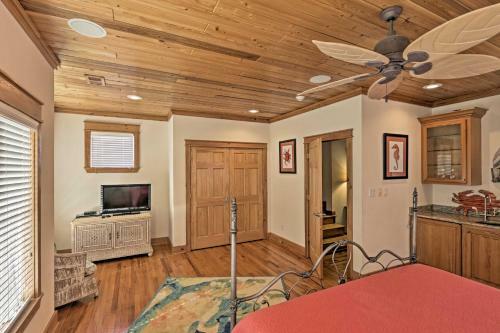 Riverfront Carrabelle Home With Patio And Private Dock