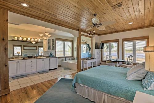 Riverfront Carrabelle Home With Patio And Private Dock