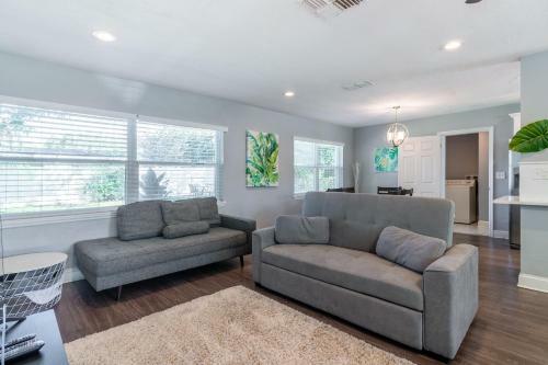 Bright & Airy Clearwater House 5 Miles To Beach! Home