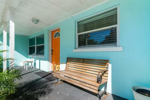 Bright & Airy Clearwater House 5 Miles To Beach! Home