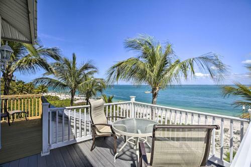 Oceanfront Island Escape With Golf Cart And Decks