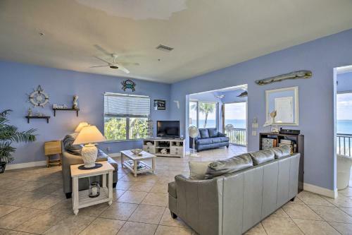Oceanfront Island Escape With Golf Cart And Decks