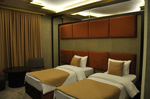 Neapol Hotel