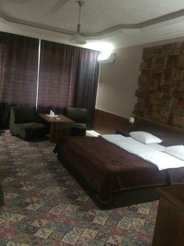 Neapol Hotel
