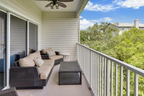 Mariner's Pointe - Classy Condo, Steps To Beach, Large Balcony