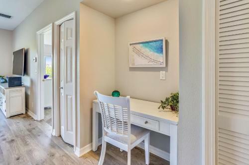 Mariner's Pointe - Classy Condo, Steps To Beach, Large Balcony