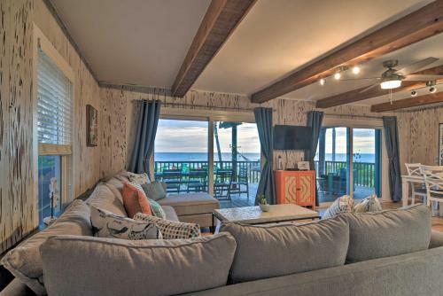 Apartamento Oceanfront Condo With Balcony And Beach Access!
