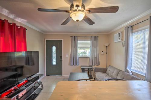 Apartamento Cozy Clearwater Apt With Balcony, 5 Mi To Beach