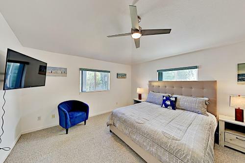 Coastal Getaway - Game Room - Stroll To Beach Home