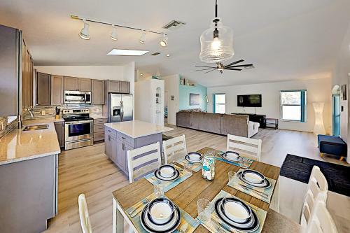 Coastal Getaway - Game Room - Stroll To Beach Home