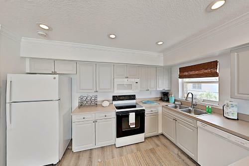 Apartamento Gulf-view Condo With Balcony, Pool & Beach Access Condo