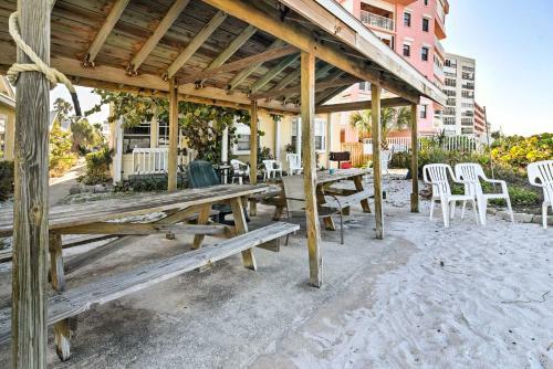 Indian Shores Cottage With Cabana - Steps To Beach!