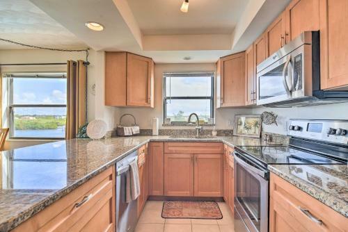 Apartamento Indian Shores Condo With Pool, Dock And Beach Access!