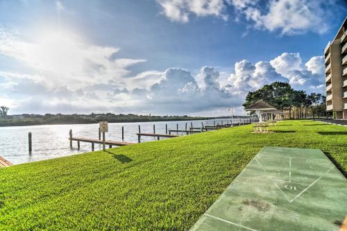 Apartamento Indian Shores Condo With Pool, Dock And Beach Access!
