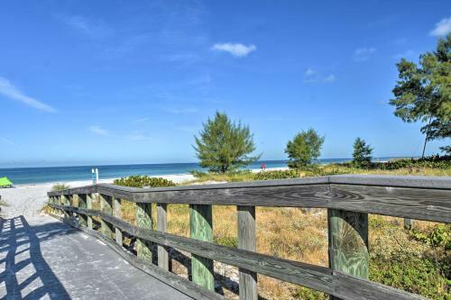 Indian Shores Townhome With Pool Access And Kayaks