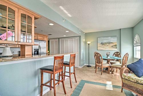 Apartamento Condo With Views And Pool, Mini-walk To Beach!