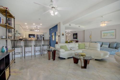 Water Lover's Paradise - Weekly Rental Home