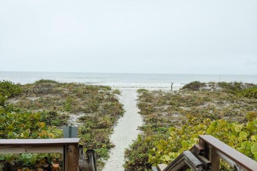 Pelican's Cove 402