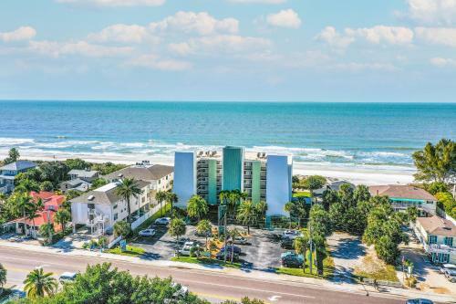 Pelican's Cove 402