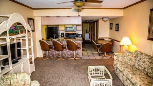 Cocoa Beach Ocean Landing Resort? Ocean Front Apartment
