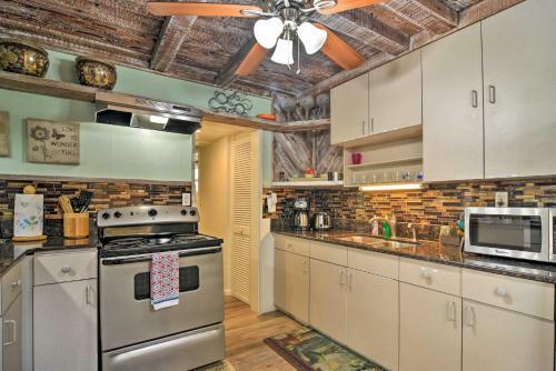 Driftwood Beach Cottage - Walk To Clearwater Bch