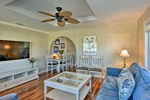 Cozy Cocoa Beach Bungalow - Walk To Beach And Pier!