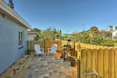 Cozy Cocoa Beach Bungalow - Walk To Beach And Pier!