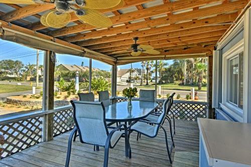 Cozy Cocoa Beach Bungalow - Walk To Beach And Pier!