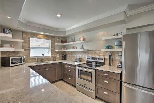 Clearwater Beach Home With Patio - Walk To Beach