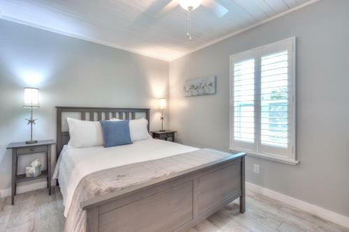 Island Vibes III - Weekly Vacation Rental Cottage