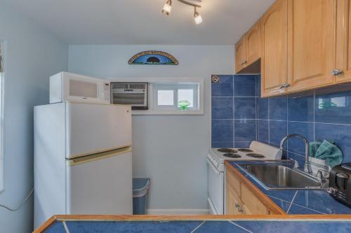 Gulf Sunset Oasis - Beach Front Apts