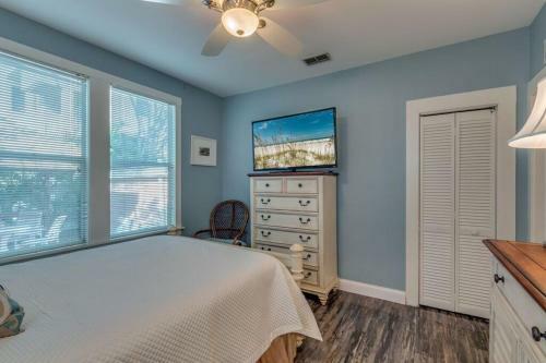 Beachcomber Beach House - Weekly Rental Just Steps To White Sand Beach! Home