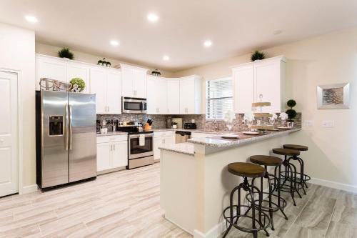 Great Single Vacation Home With Private Pool Cg9153