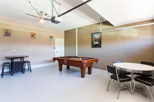 Great Single Vacation Home With Private Pool Cg9153