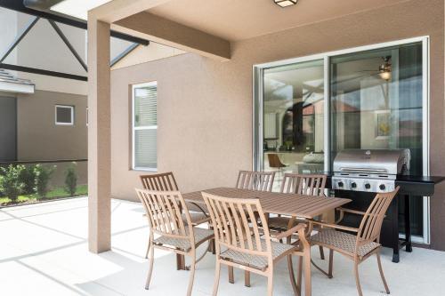 Beautiful Vacation Home With Private Pool And Garage St4328