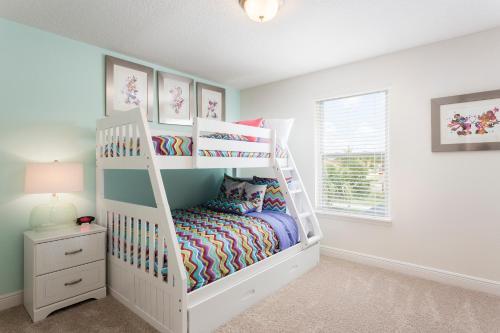 Beautiful Vacation Home With Private Pool And Garage St4328