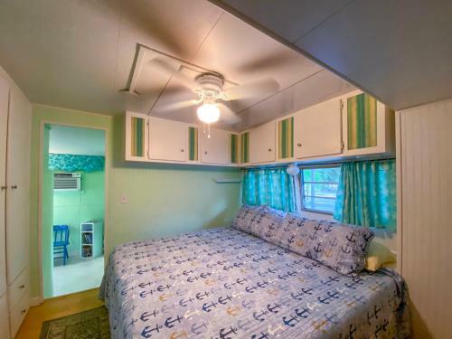 Cozy, Perfect Conch Cottage!