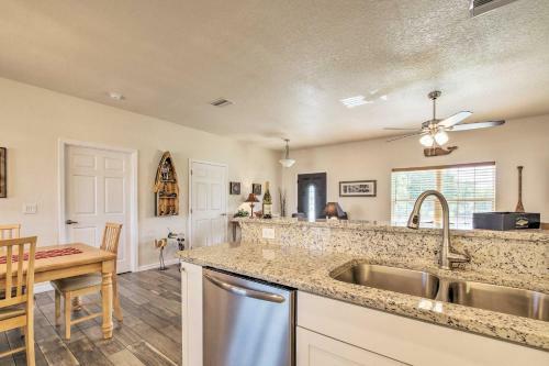 Spacious And Hip Crystal River Home With Dock And Kayaks!