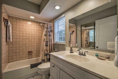 Crystal River Home With Dock, 1 Mile To Boat Launch