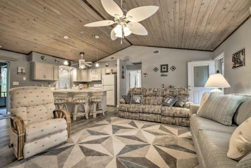 Crystal River Home With Dock, 1 Mile To Boat Launch