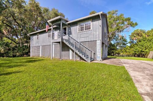 Crystal River Home With Dock, 1 Mile To Boat Launch