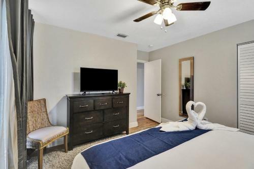 Private Pool Beautiful Updated 4br Home 2bth