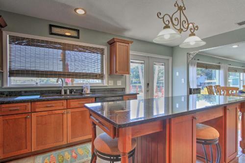 Waterfront House On Kings Bay With Dock And Lift!