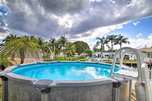 Coastal Escape With Pool - 4 Mi To Dania Beach!